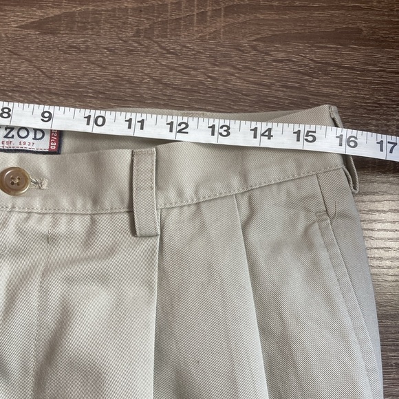 EUC Mens IZOD Pleated Khaki Cuffed Pants Size 32x30 - Picture 4 of 10